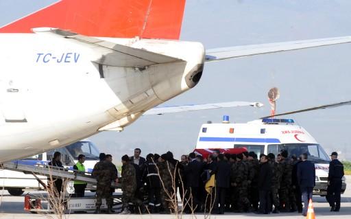 Muhsin Yazıcıoğlu ve arkadaşlarının geçirdiği kaza sonrası naaşları bulunanardan Pilot Pilot Kaya İstektepe'nin cenazesi İstanbul'a, muhsin Yazıcıoğlu ve diğer arkadaşları Ankara'ya gönderildi