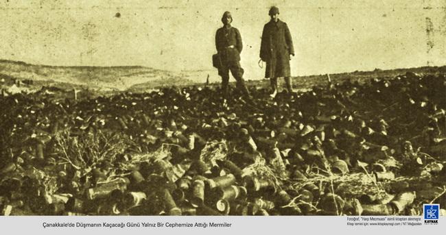 Çanakkale Muharebelerinde yaşanan şiddetin, imkânsızlıkların, sarsılmaz inancın, yitirilmeyen umudun fotoğraflara yansıdığı kareler, görenleri 2009dan 1915e bir zaman tüneline sokuyor.