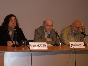 Kalp Krizi sonucu vefat eden Türk Şiirinin üretken ve güçlü seslerinden Şair Kemal Özer'in ölümü edebiyat dünyasını yasa boğdu.