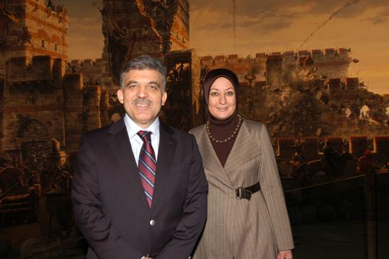 Cumhurbaşkanı Abdullah Gül ve eşi, Panorama 1453 Tarih Müzesini ziyaret etti. Gül'ün gördüğü tablodaki heyecanı yüzüne yansıdı.