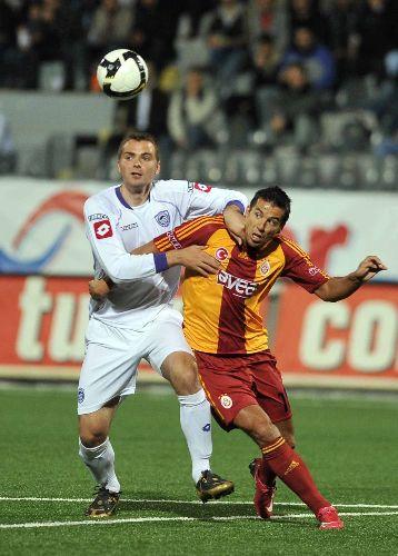Geçen hafta şampiyonluğa havlu atan G.Saray, UEFA umutlarını sürdürmek istiyordu. Ancak Hacettepe hesapları alt-üst etti.