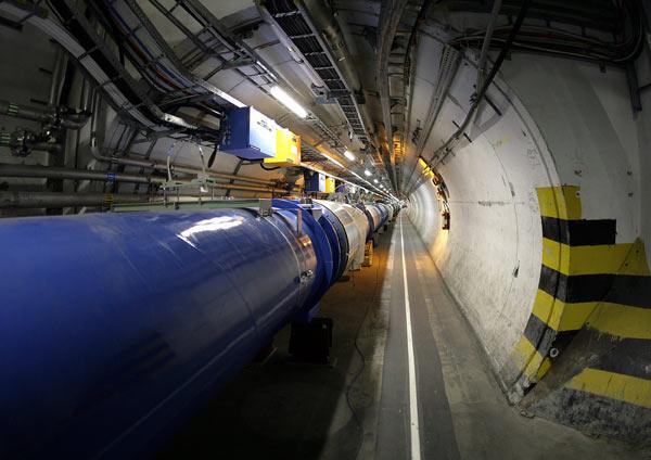 CERN deneyinden ilk fotoğraflar ve düğmeye basıldığı anlar