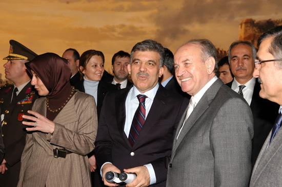 Cumhurbaşkanı Abdullah Gül ve eşi, Panorama 1453 Tarih Müzesini ziyaret etti. Gül'ün gördüğü tablodaki heyecanı yüzüne yansıdı.