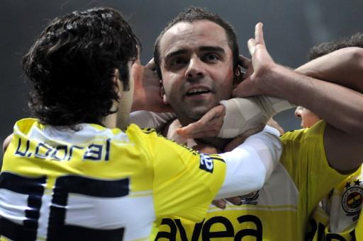 Kadir Has'ta oynanan ilk maçta F.Bahçe 10 kişi tamamladığı maçta Kayseri'yi mağlup ederek zirve ile puan farkını 3'e indirdi.