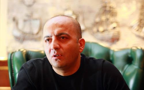 1 milyar 100 milyon dolarlık servetiyle listenin 20ncisi olan M&uuml;bariz Gurbanoğlu Palmalı Denizcilikin patronu. Gurbanoğlu daha &ouml;nce subay olarak g&ouml;rev yapıyordu.