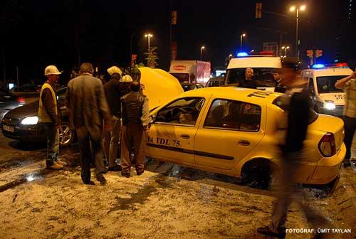 Levent'te meydana gelen kaza sonrası çekilen fotoğraflar