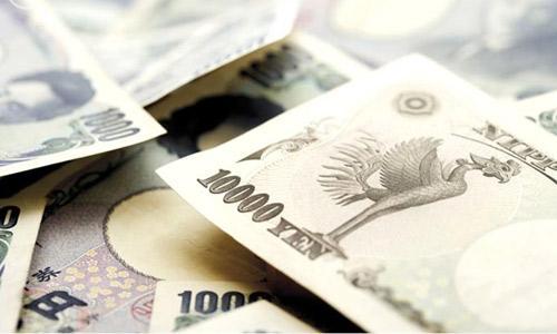 10 yıl aradan sonra yen ile borçlandık
7 Mart:
-Uluslararası kredi derecelendirme kuruluşu Moody's, Yunanistan'ın Ba1 olan kredi notunu üç kademe düşürerek B1 seviyesine çekti, görünümünü de negatif olarak belirledi.
9 Mart:
-Devlet Bakanı ve Başmüzakereci Egemen Bağış ile Doğuş Holding Strateji Grubu Başkanı Özlem Denizmen, Dünya Ekonomik Forumu tarafından her yıl geleneksel olarak seçilen Genç Küresel Liderler listesinde yer aldı.
11 Mart:
-Türkiye, 10 yıl aradan sonra Yen piyasasından borçlandı. JBIC garantili tahvilde 10 yıl vadeli ihracın tutarı 180 milyar yen (yaklaşık 2,17 milyar ABD Doları) oldu.