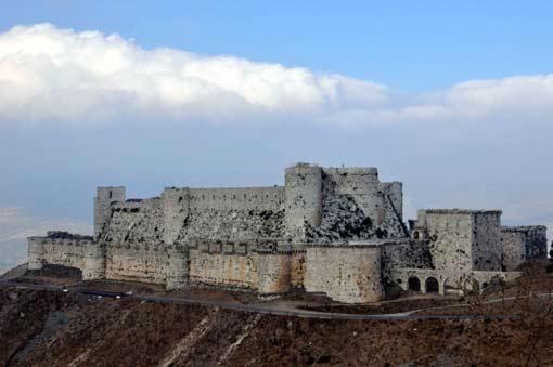 Suriye'nin Humus kentinde bulunan tarihi Şövalye Kalesi (Crac Des Chevalier), dünyanın en iyi korunmuş kaleleri arasında yer alıyor.