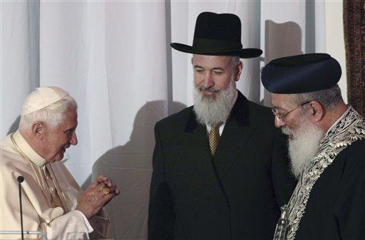 Katolik dünyasının ruhani lideri Papa 16. Benediktus'un Kudüs'ü ziyareti sürüyor. Tarihi gezinin ilk iki gününde neler oldu bir hatırlayalım ve ziyaretin atmosferini 125 fotoğrafla yansıtalım istedik.