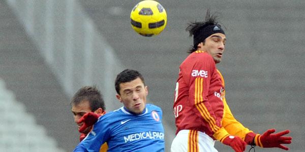 5: Cimbom, ligde attığı 41 gole karşılık kalesinde 46 gol gördü ve ligi -5 averajla
tamamlayarak, tarihinde bir ilki daha gerçekleştirdi.