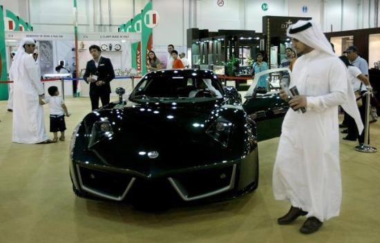 Spada Codatronca, saatte 340 kilomete hız yapabiliyor. 1. 36 ton ağırlığında olmasın arağmen son derece hızlı, manevra kabiliyeti yüksek.