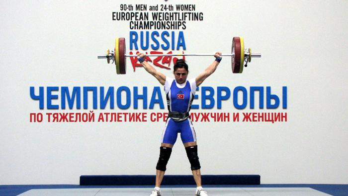 63 kg'da Sibel Şimşek koparmada 108 kg kaldırdı ve bronz madalya kazandı