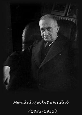 "CHP'inin yeni genel başkanı, eski grup başkanvekili Kılı&ccedil;daroğlu siyasette Gandi lakabıyla tanındı. Ancak T&uuml;rk politikasının ilk Gandi'si Kemal Kılı&ccedil;daroğlu değil. &Uuml;nl&uuml; yazar Memduh Şevket Esendal, CHP'nin Milli Şef d&ouml;neminde genel sekreteriydi. 1942 -1945 yılları arasında g&ouml;rev yapan Esendal, parti i&ccedil;inde Gandi olarak tanındı" diyor Ş&uuml;kr&uuml; &Ccedil;ağlayan Atlas Tarih dergisindeki makalesinde.