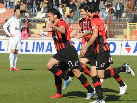 Trabzonspor, Gaziantepspor'a Kamil Ocak'ta 3-2 yenildi