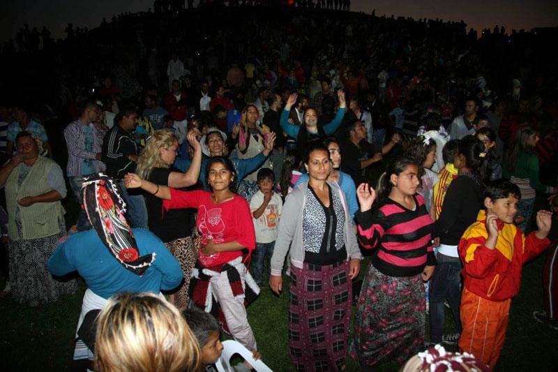 Yarışmaya katılan 48 güzelden 30'u, 4-6 Mayısta yapılacak Roman Festivalinde düzenlenecek güzellik yarışması finallerine katılmaya hak kazandı.

(GÖKHAN AYAR-EREN DEMİRTÜRK - İHA)