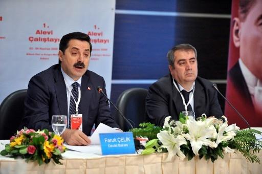 Çeşitli sivil toplum örgütlerinin katılımıyla bugün gerçekleştirilecek olan Alevi çalıştayı başladı. Çalıştaya tüm Alevi ve Bektaşi örgütlerinin önde gelen isimlerinden 35 kişi katılıyor.