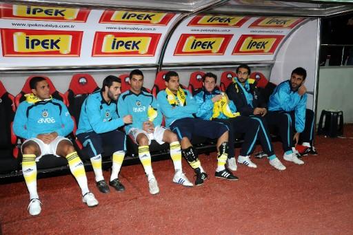 Kadir Has'ta oynanan ilk maçta F.Bahçe 10 kişi tamamladığı maçta Kayseri'yi mağlup ederek zirve ile puan farkını 3'e indirdi.