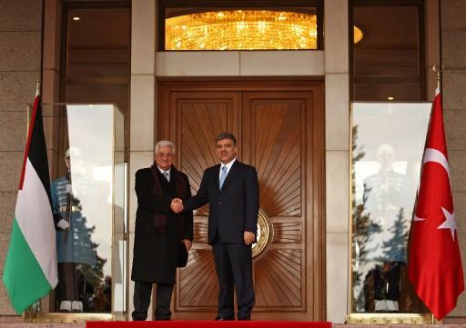 Cumhurbaşkanı Abdullah Gül, resmi davetlisi olarak dün Ankara'ya gelen Filistin Devlet Başkanı Mahmud Abbas ile bir araya geldi.