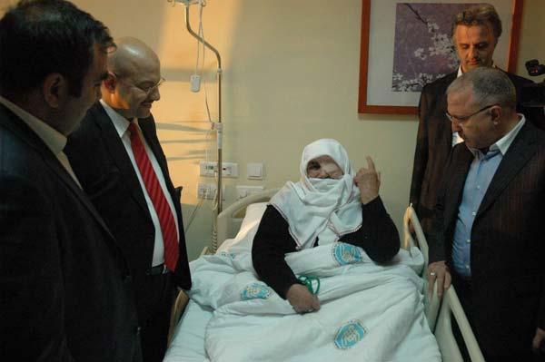 Sağlık Bakanı Recep Akdağ, ulusal basının yöneticilerini seçim bölgesi ve memleketi Erzurum'da ağırladı. Akdağ, gazetecilere şehri bizzat gezdirdi. Gezinin sonu keyifli bir geceyle bitti.