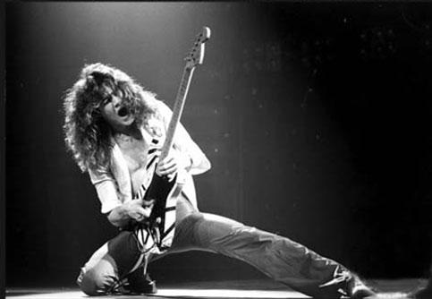 <p><br>
Van Halen adlı grubunun en önemli üyesi olan Eddie Van Halen listede 8. sırada. 8) Eddie Van Halen