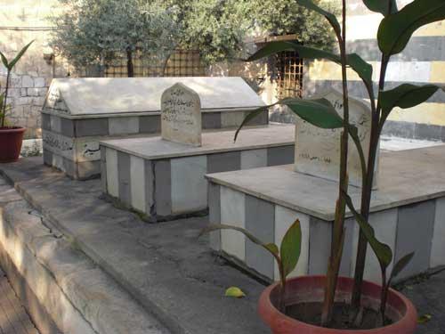 Süleymaniye haziresinde Vahidüddin Han kabri
