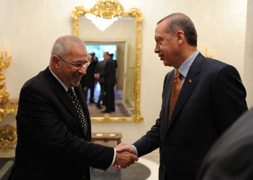 BASBAKAN ERDOGAN, BASBAKANLIK RESMI KONUTU'NDA BASIN YAYIN KURULUSLARININ SAHIPLERI VE GENEL YAYIN YONETMENLERIYLE BIR ARAYA GELDI. TOPLANTIYA DOGAN HABER AJANSI (DHA) GENEL MUDURU UGUR CEBECI DE KATILDI