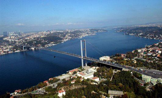 MARMARA BÖLGESİ DAHA HASSAS.
Marmara bölgesinde Binam hiç kontrol edilmedi diyenlerin oranı yüzde 73.7 iken, bu oran Akdenizde yüzde 794e, İç Anadoluda yüzde 80.3e, Egede yüzde 89.5e, Karadenizde yüzde 86.6ya, Doğu Anadoluda yüzde 96.8e, Güneydoğu Anadoluda da yüzde 95e ulaşıyor.
Katılımcılar arasında büyükşehirlerde yaşayanların yüzde 14.8i binasında ciddi bir kontrol yapıldığını belirtirken, bu oran kırsalda yüzde 4.2de kalıyor.