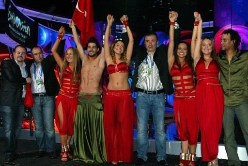 Eurovision'daki temsilcimiz Hadise, ilk yarı final elemesini geçerek Cumartesi günü Türkiye'yi finalde temsil edecek..