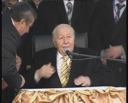 Saadet Partisi'nin İstanbul mitingi: Bugün Çağlayan'ın ikinci konuğu Saadet Partililer oldu. Mitingde Necmettin Erbakan sürprizi yaşandı. Erbakan uzun bir aradan sonra meydanlarda yerini aldı.