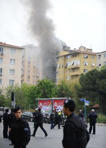İstanbul'da saatler süren çatışma sırasında siviller de vuruldu. İşte terörün sivil kanı döktüğü anlardan alınan kareler: