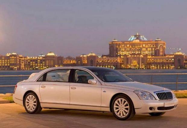 6. sırada 1.4 milyon Amerikan Doları fiyatıyla Maybach Landaulet var.