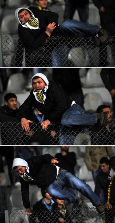 Beşiktaş tribünlerindeki taraftarlara ulaşmaya çalışan ev sahibi ekip taraftarlarını sahaya giren güvenlik güçleri ve özel güvenlik birimleri engelledi. Güvenlik güçleri, Ankaragücü taraftarlarını tekrar bulundukları kale arkası tribünlerine göndererek, olayların büyümesine engel oldu.