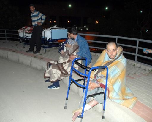 Bursa Yıldırım Merkez İlçesi'nde Şevket Yılmaz Devlet Hastanesinde yangın çıktı. 1'i çocuk 39 hastanın başka hastanelere sevk edildiği yangın sonucu 3'ü kadın 8 kişi hayatını kaybetti.