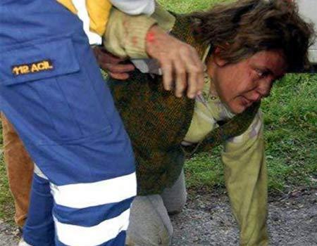 Manisanın Turgutlu ilçesinde çıkan yangında, annelerinin üzerlerine kapıyı kilitleyerek gittiği evde 2 ve 4 yaşlarındaki iki kardeş feci şekilde can verdi.