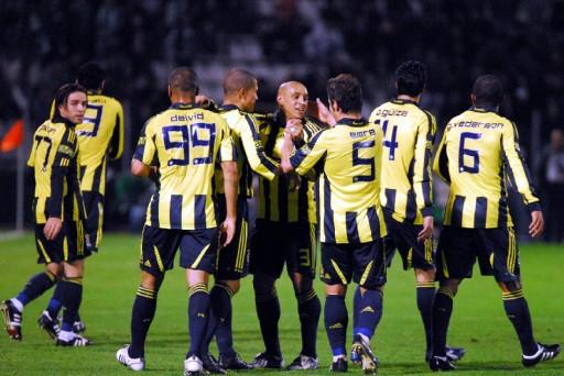Sivasspor, Ankaraspor ve Beşiktaş'ın ardından Türkiye Kupası'nda son yarı finalist Bursaspor'u yenen Fenerbahçe oldu