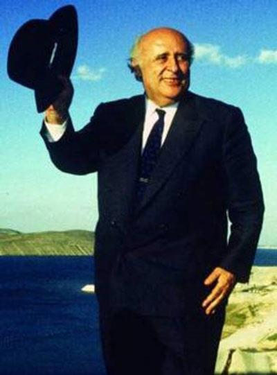 <b>SÜLEYMAN DEMİREL</b> "Ege bir Yunan gölü deeldir, Ege bir Türk gölü de deeldir. Binaenaleyh Ege bir göl deeldir."