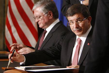 Ermenistan Cumhurbaşkanı Serj Sarkisyan, Türkiye-Ermenistan maçını izlemek üzere Bursa'ya geldi. Mevkidaşı Abdullah Gül ile bir araya geldi.