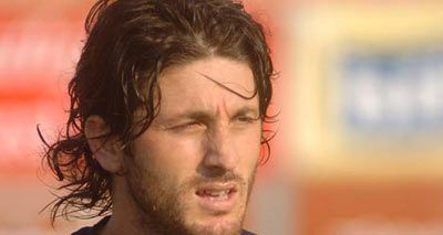 2005 yılında, Trabzon'da yayınlanan bölgesel Kuzey Ekspres gazetesi, sürmanşetinden ''Fatih Tekke Fener'de'' başlığıyla çıktı. Haberde, milli futbolcunun gelecek sezon için sarı-lacivertli takımla anlaştığını duyurdu. Haberin 1 Nisan şakası olduğunu ise gazetenin son sayfasına bakanlar anlayabildi. Gazete, son sayfasında 1 Nisan Şakası yaptığını ve haberin gerçeğini yansıtmadığını belirtiyordu.