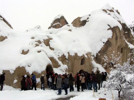 Peri Bacaları beyazlara büründü
