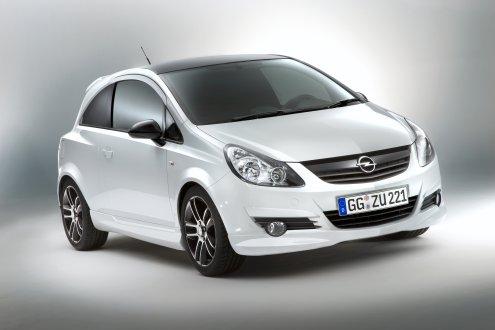 <p><strong><span style="color: #0000ff;">Opel Corsa 28.850 TL’ye indi</span></strong></p>
<p>OPEL mevcut kampanyalarına ek olarak tüm modellerde Mart ayına özel 1.000 TL’lik yeni kampanya indirimi uyguluyor. 20 Mart’tan itibaren geçerli olan kampanyada 28.850 TL’den başlayan fiyatlarla bir Corsa sahibi olunabiliyor. Corsa 1.2i Twinport Essentia 6.282 TL kampanya indirimiyle 28.850 TL, Corsa 1.4 Twinport Essentia otomatik 5.800 TL indirimle 33.722 TL. Corsa 1.3 CDTI dizel EU4 75 hp Essentia donanımıyla 35.941 TL iken, Enjoy donanım seviyesi ile 36.979 TL’den alıcısını bekliyor. 3 Kapılı Corsa’larda da 5.500 TL’lik Mart’a özel kampanya indirimleri uygulanıyor. Astra ailesi 38.982 TL’den başlayan fiyatlarla satışta bulunuyor. Astra Classic’ler ise 33.996 TL ile 44.841 TL arasında fiyatlarla sunuluyor. Astra Sedan’da Mart sonuna kadar 11.000 TL’ye varan indirim var.</p>