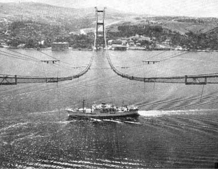 Boğaziçi Köprüsü'nün yapılışından kareler
