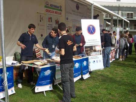 Gençleri ve gençlik alanında çalışan sivil toplum kuruluşlarını bir araya getirecek olan GAPGENÇ Festivali, 8-11 Mayıs tarihlerinde Mardinde düzenleniyor.