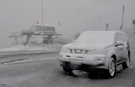 Avrupa, soğuk hava, kar ve buzla boğuşuyor.