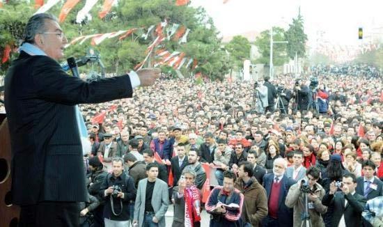 İnsan, açar telefonu isterse iktidara da küfreder. Şöyle ağız tadıyla küfredemez olduk'' diyen Deniz Baykal, Erdoğan'a karşılıklı görüşme çağrısını niteledi ve bir söz verdi: Yolsuzlukları konuşmayacağım