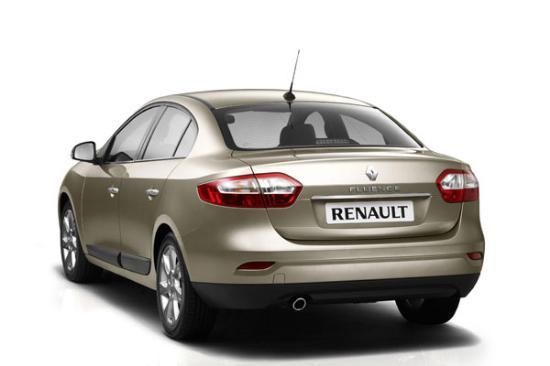 Renault, Türkiye'de üretilip tüm dünyaya satılacak olan Fluence modelini görücüye çıkardı. 110 milyon euro yatırım hedefleyen Renault, Megan'a Fluence'la 'Güle güle' demeye hazırlanıyor.