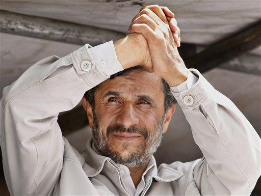 İran'da dün yapılan cumhurbaşkanı seçiminin gayriresmi sonuçlarına göre Mahmud Ahmedinejad, seçimlerin galibi oldu. Ahmedinejad, rakiplerine fark attı