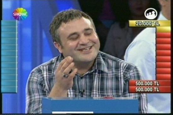 Sonunda beklenen oldu... Show TVde Acun Ilıcalının sunduğu Var mısın yok musun yarışmasında bir yarışmacı 128 milyarı reddedek kutuya gitti ve 500 milyarı kazandı.