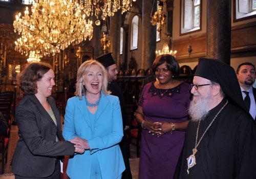 Çeşitli temaslarda bulunmak üzere İstanbul'a gelen ABD Dışişleri Bakanı Hillary Clinton, Fener Rum Patriği Bartholomeos'u ziyaret etti.