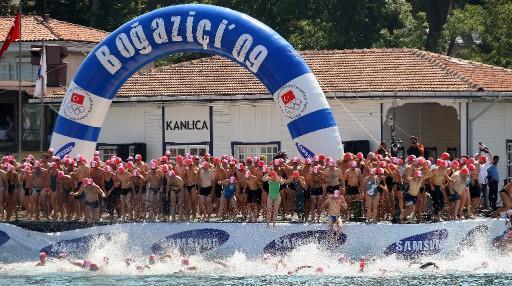 Türkiye Milli Olimpiyat Komitesi (TMOK) tarafından geleneksel olarak düzenlenen 21. Asya'dan Avrupa'ya Uluslararası Yüzme, Kürek, Yelken ve Kano Yarışları, İstanbul Boğazı'nda yapıldı.