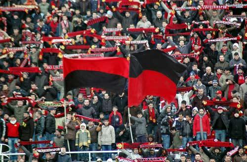 Süper Lig'de üç haftadır istediği sonucu alamayan Eskişehirspor, şeytanın bacağını kırdı. Eskişehirspor - Kayserispor maçı sahibi takımın 1-0 üstünlüğüyle tamamlandı.